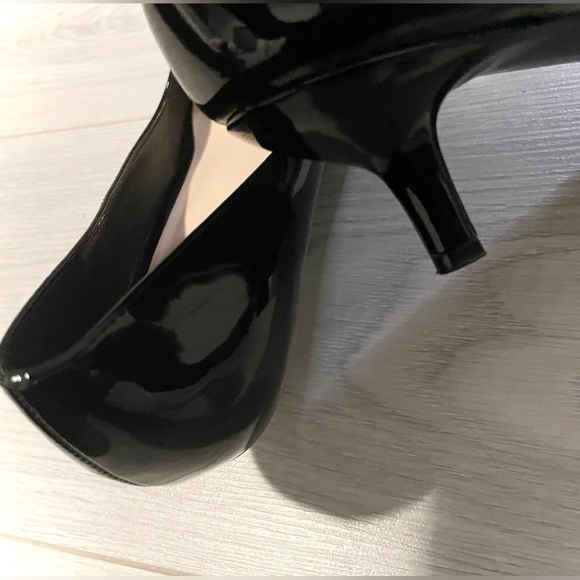 SOLD Coquette Kitten Heels - Picture 3 of 4